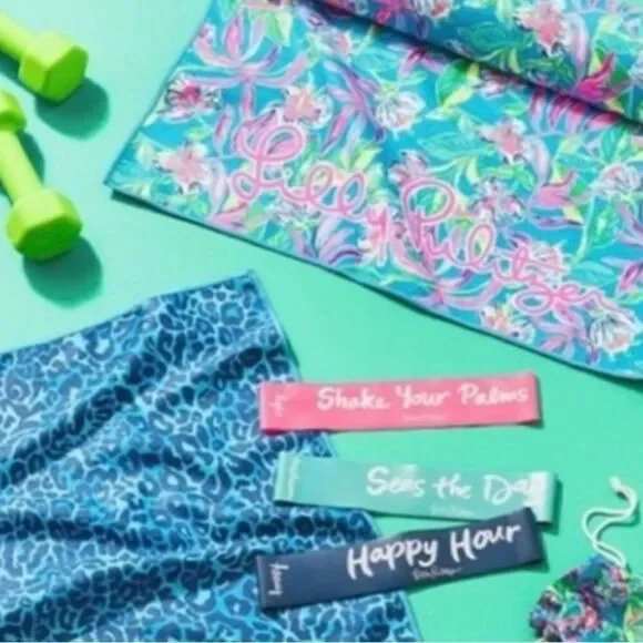 New Lilly Pulitzer Workout towels, set of 2 - Picture 1 of 3